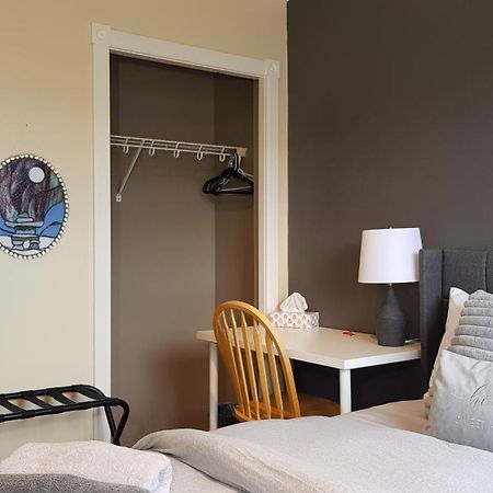Tuscan Ridge Guesthouse Calgary West Exteriör bild